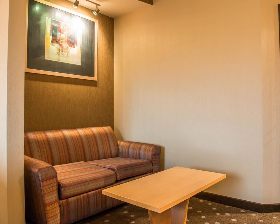 Comfort Suites Монровилл Экстерьер фото