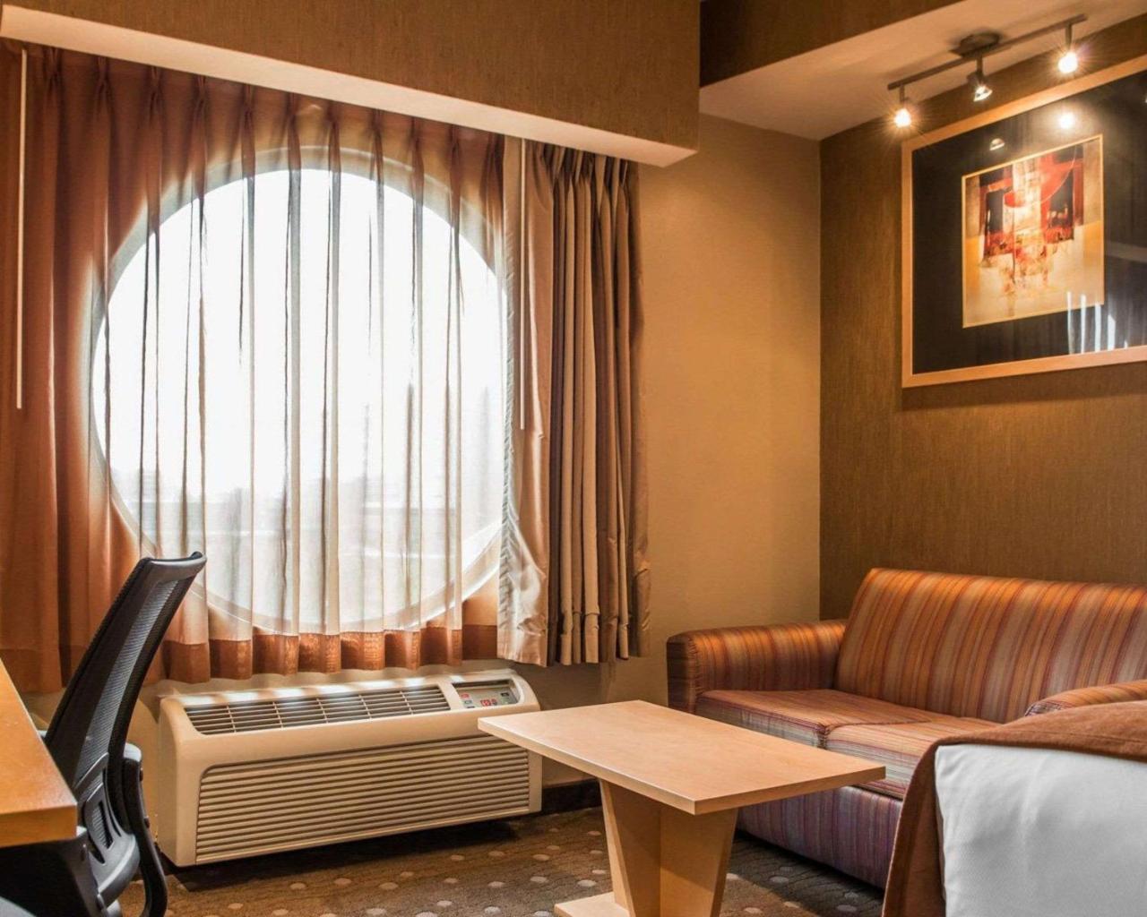 Comfort Suites Монровилл Экстерьер фото