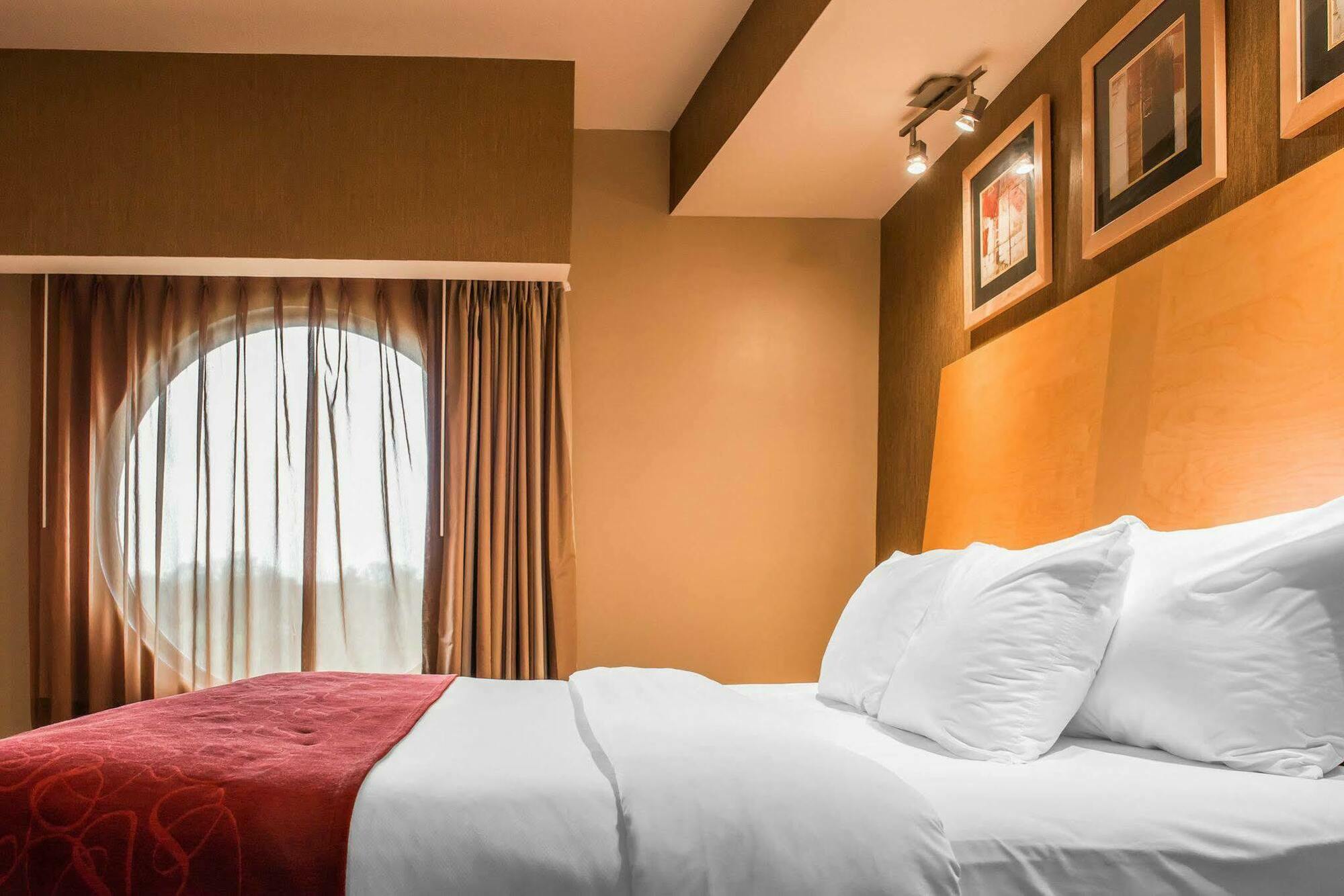 Comfort Suites Монровилл Экстерьер фото